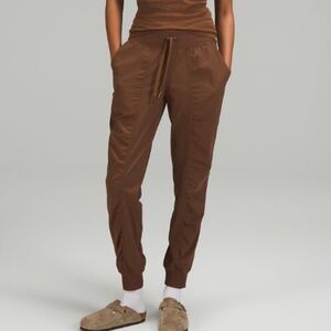 Lululemon Athletica Women’s Roasted Brown Jogger